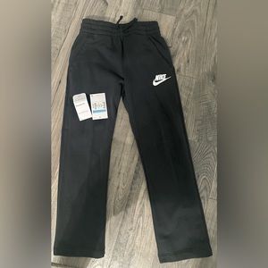 NWT Boys Youth Medium Nike Open Hem Sweatpants.